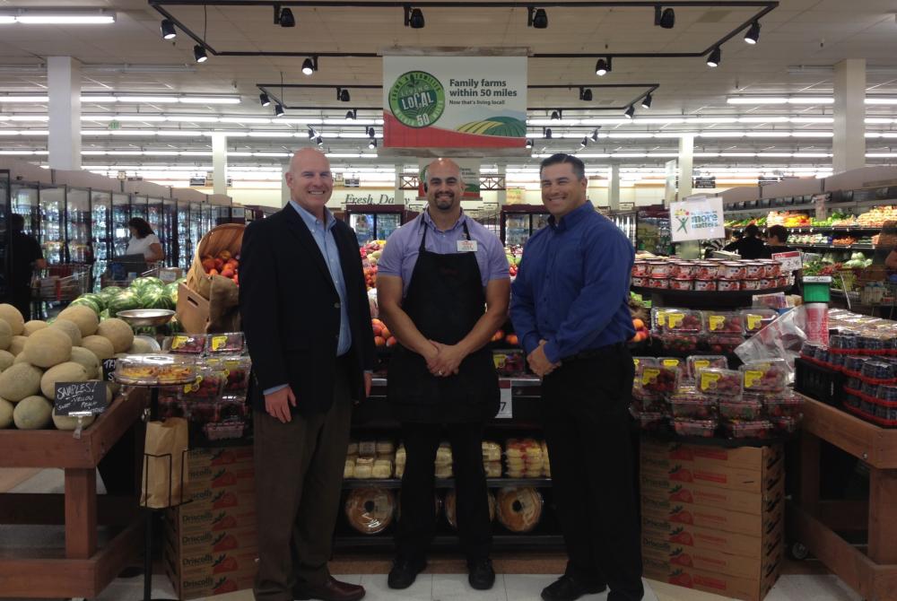 United Fresh's Tom Stenzel and Jeff Oberman Congratulate Retail Manager Winners