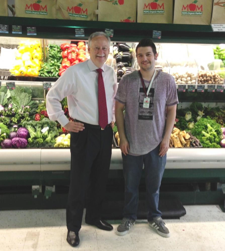 United Fresh's Tom Stenzel and Jeff Oberman Congratulate Retail Manager Winners