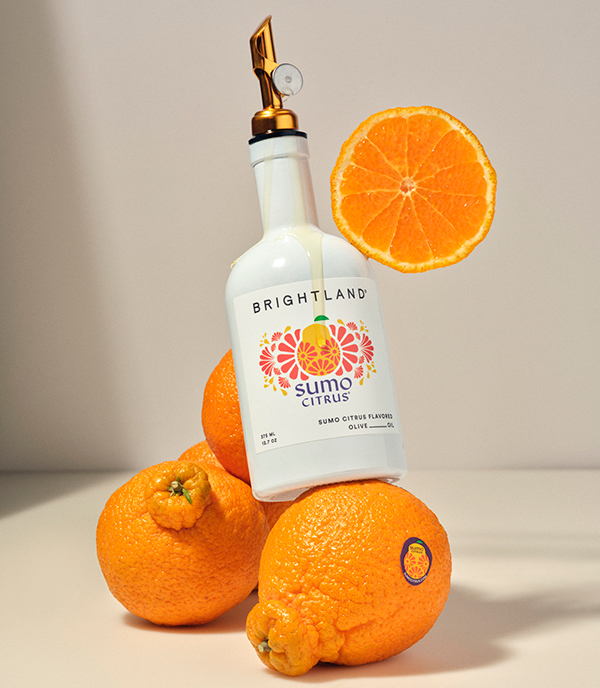 Sumo Citrus® unveiled a first-of-its-kind culinary collaboration: a limited-edition olive oil created in partnership with the preeminent elevated olive oil brand, Brightland®