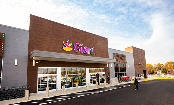 Giant Food, the leading greater Washington, D.C. regional grocery chain, has once again been recognized as a Top Employer in the United States by the Top Employers Institute, earning the prestigious certification for the second consecutive year