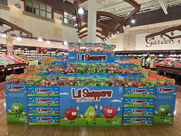 Stemilt and Four Seasons Produce recently teamed up to host a retail display contest for Stemilt’s World Famous Fruit