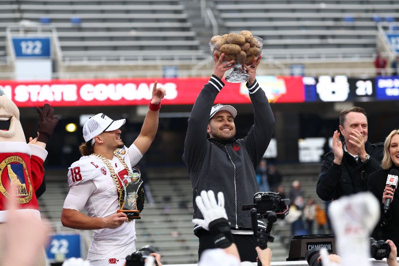 Washington State defeated Utah State 34-21 in the 29th Famous Idaho Potato Bowl, the Idaho Potato Commission’s title-sponsored college football event