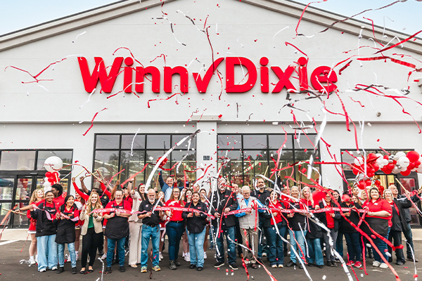 Southeastern Grocers officially becomes The Winn-Dixie Company, uniting the organization and its stores under the name generations of families know and trust